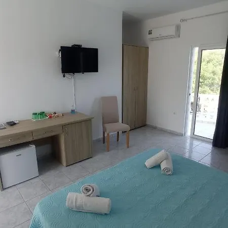 Loukas Hotel
